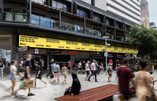 Special Broadcasting Service (SBS): We Go There - Queen St